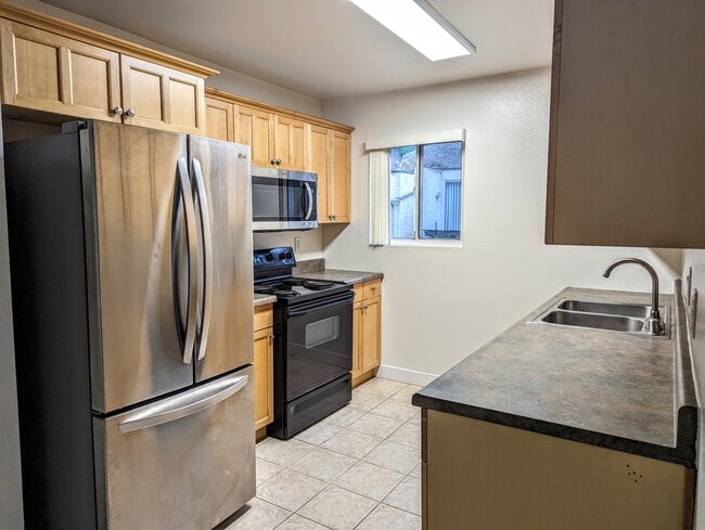2850 Reynard Way 21, Unit 21 in San Diego, CA - Foto de edificio - Building Photo