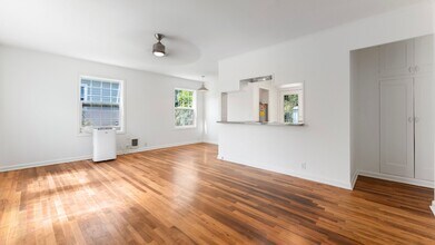 8807 N Wayland Ave in Portland, OR - Building Photo - Building Photo