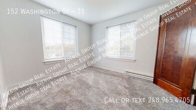 152 Washington St in Pontiac, MI - Foto de edificio - Building Photo