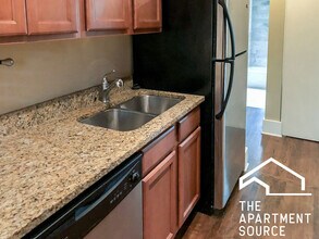 1849 W Cornelia Ave, Unit 1 in Chicago, IL - Foto de edificio - Building Photo