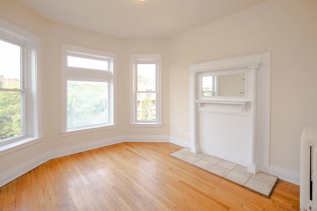 1914 N Drake Ave in Chicago, IL - Building Photo - Building Photo