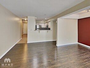 2530 15th Ave W, Unit 501 in Seattle, WA - Building Photo - Building Photo