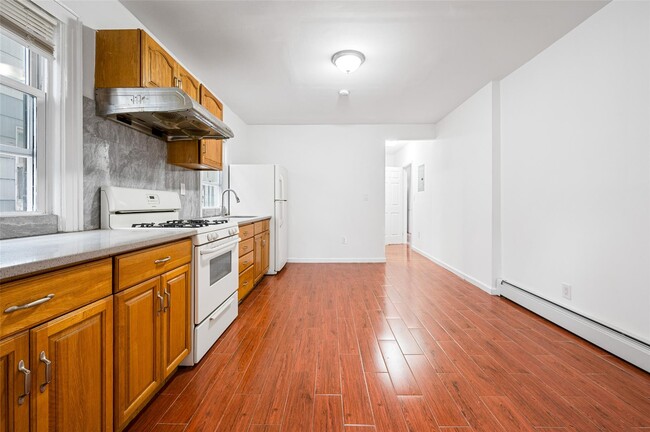 55-15 96th St-Unit -1 in Queens, NY - Building Photo - Building Photo