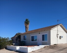 5476 Adobe Rd, Unit B in Twentynine Palms, CA - Building Photo - Building Photo
