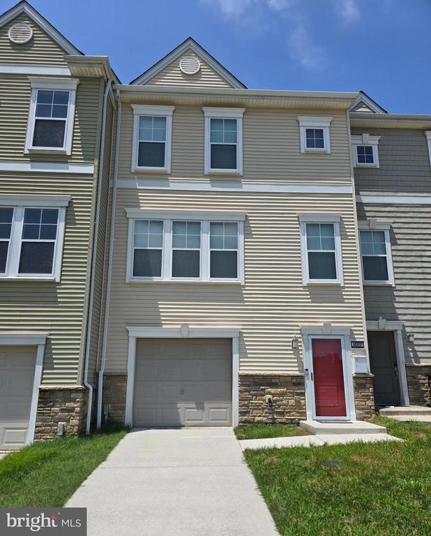 property at 429 Woodcrest Dr SE