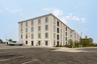 Camden Hillcrest in San Diego, CA - Building Photo - Building Photo