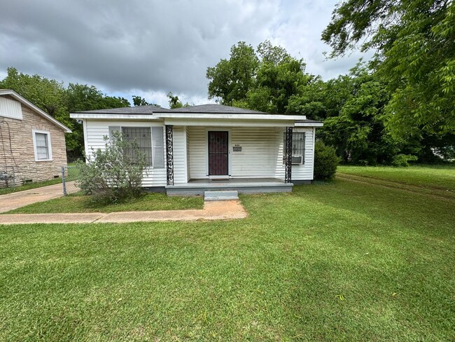 property at 225 Thompson St