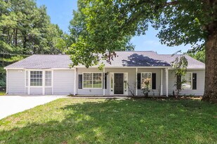 3810 Greenbrook Dr in Douglasville, GA - Building Photo