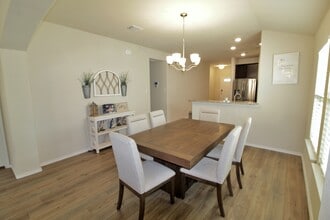 2708 Risinger Rd in Lorena, TX - Building Photo - Building Photo