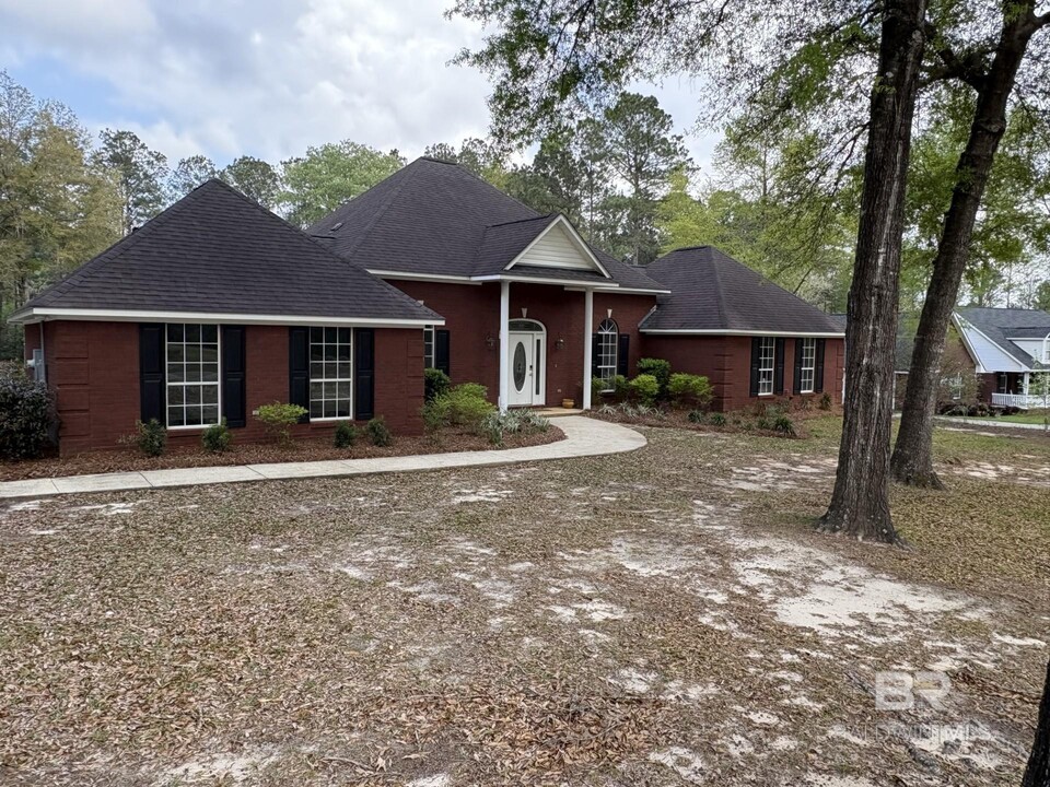 51718 Flat Creek Dr in Bay Minette, AL - Building Photo