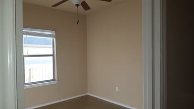 1045 Carolyn Cove, Unit 1 in New Braunfels, TX - Foto de edificio - Building Photo