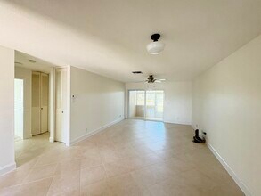 2765 Ashley Dr W in West Palm Beach, FL - Building Photo - Building Photo
