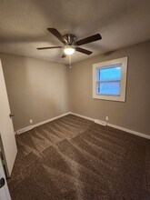 913 S Missouri St in Liberty, MO - Building Photo - Building Photo