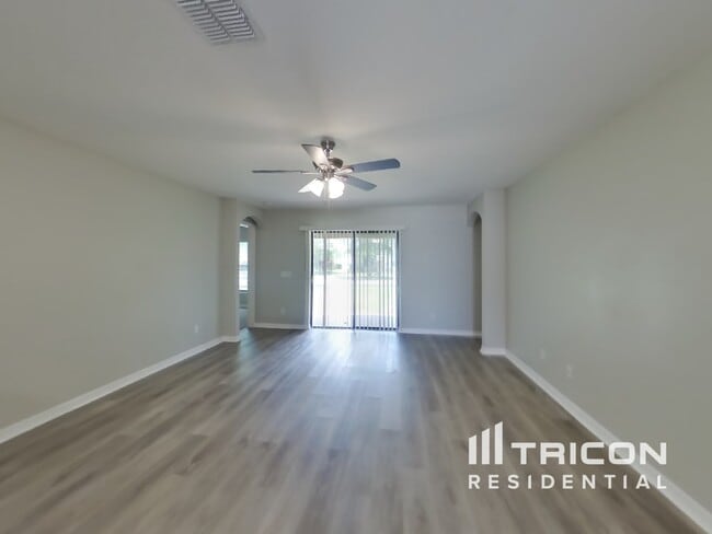 2463 Winnipeg Dr in Lakeland, FL - Building Photo - Building Photo