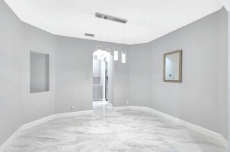 6463 Paradise Cv in Royal Palm Beach, FL - Building Photo - Building Photo