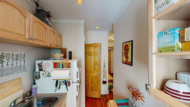 15 Walbridge St, Unit Studio Boston CLEAN in Boston, MA - Building Photo - Building Photo