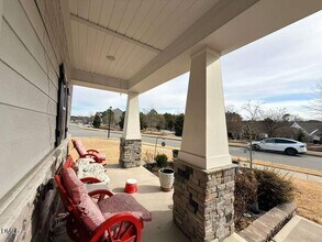 3500 Barn Rd in Apex, NC - Foto de edificio - Building Photo