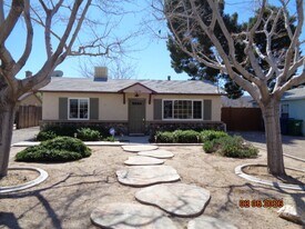 5244 Ave L 2 in Lancaster, CA - Building Photo