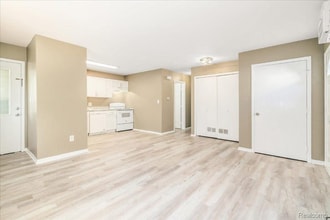 1656 Parkwood Ave in Ypsilanti, MI - Building Photo - Building Photo