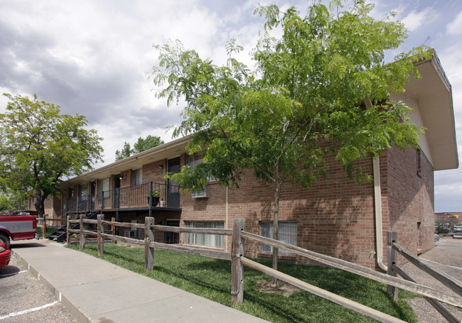 3002 Lakeside Dr in Evans, CO - Foto de edificio - Building Photo