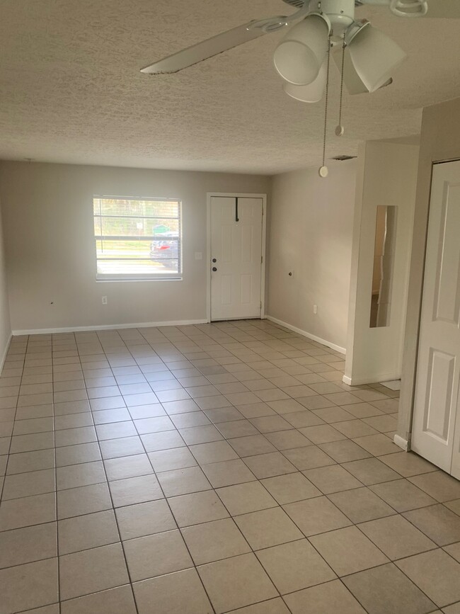 4405 Garden Ln, Unit 4405 A in Tampa, FL - Building Photo - Building Photo