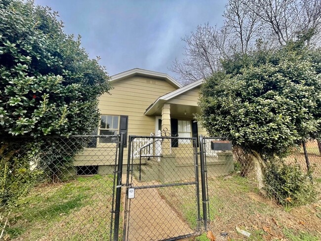 807 3rd St in Kings Mountain, NC - Building Photo - Building Photo