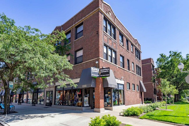 Ellis Court in Chicago, IL - Foto de edificio - Building Photo