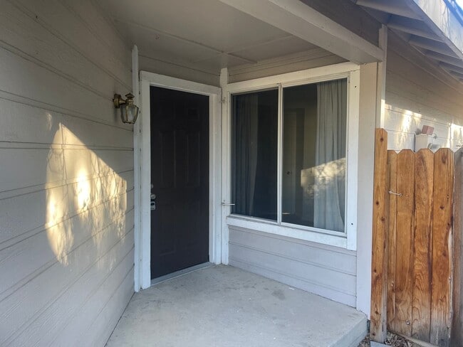 5119 Driftstone Ave in Reno, NV - Building Photo - Building Photo