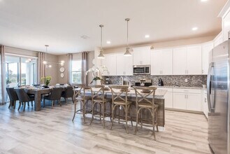 4821 Kings Castle Cir in Kissimmee, FL - Building Photo - Building Photo