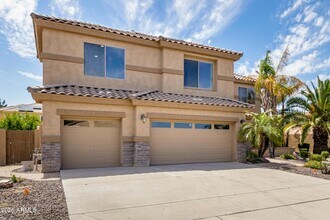 2302 S Canfield in Mesa, AZ - Foto de edificio - Building Photo
