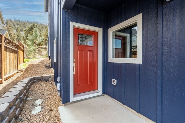 1773 NE Lotus Dr in Bend, OR - Building Photo - Building Photo