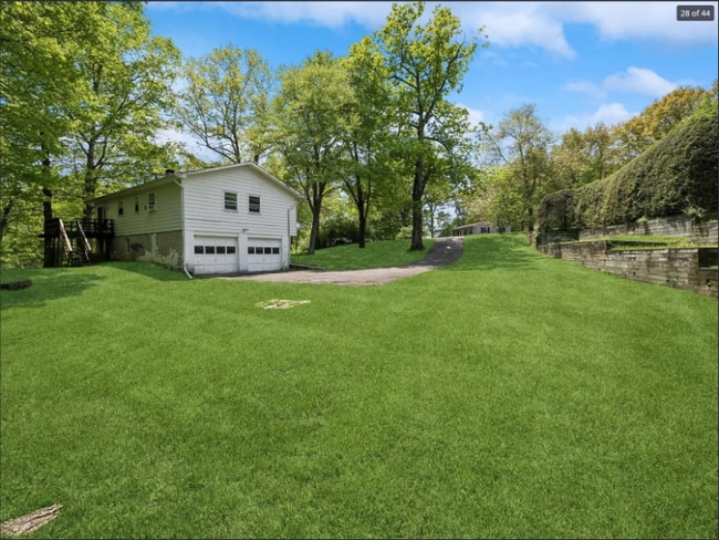 26 Woodland Cir in Hyde Park, NY - Building Photo - Building Photo