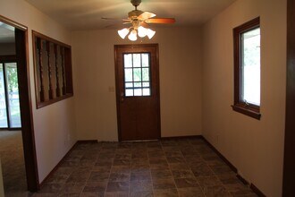 18 Collins Dr in Platte City, MO - Building Photo - Building Photo