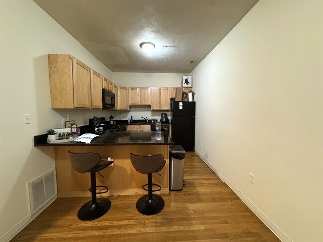 22 Bow St, Unit 2 in Somerville, MA - Building Photo - Building Photo