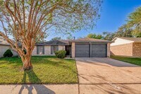 7311 Daylight Ln in Houston, TX - Foto de edificio - Building Photo