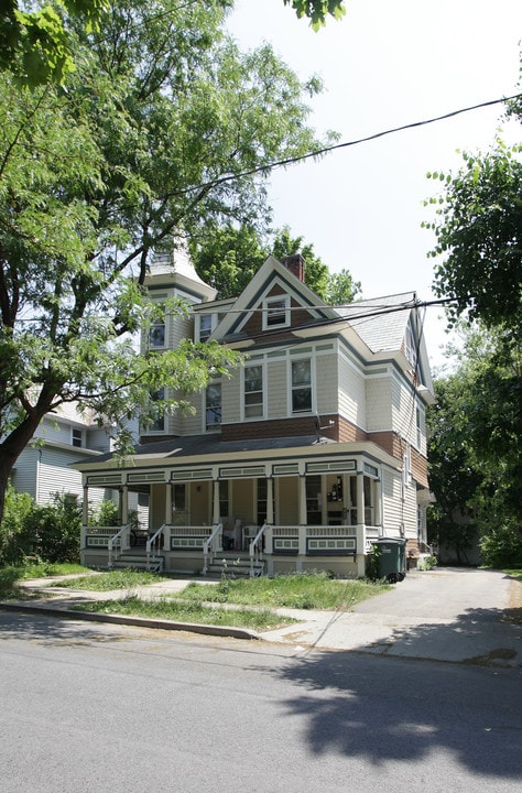 20 Grove Ave in Glens Falls, NY - Building Photo