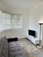 700 Meridian Ave in Miami Beach, FL - Building Photo - Building Photo