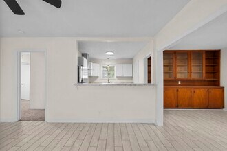 2817 4th Ave N in Texas City, TX - Building Photo - Building Photo