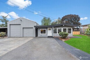 18912 46th Ave S in Seatac, WA - Building Photo