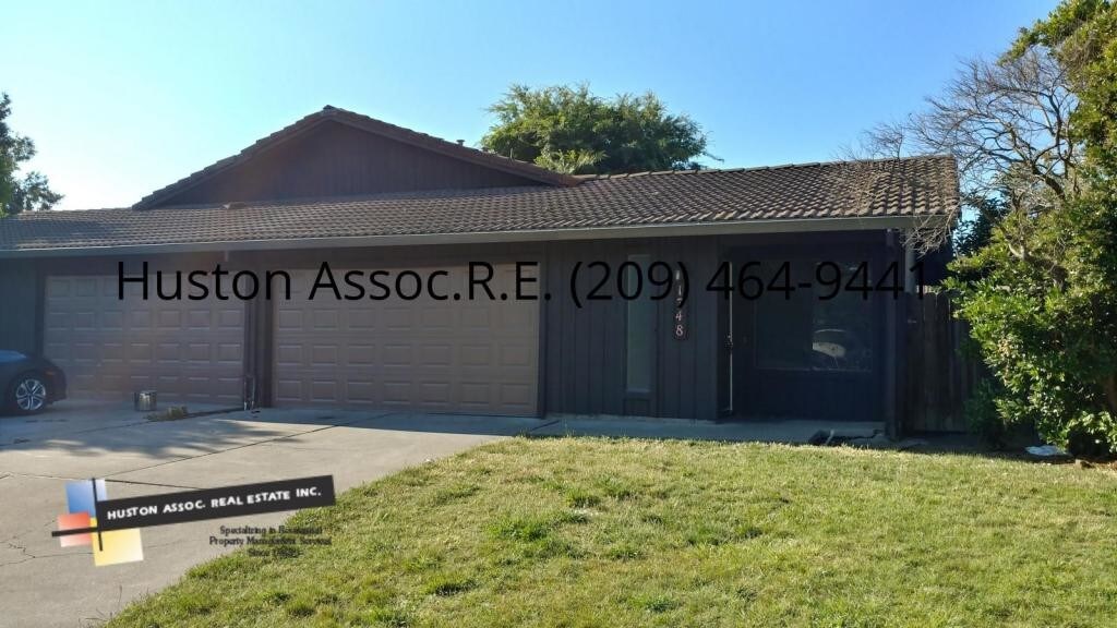 1748 Long Barn Way in Stockton, CA - Foto de edificio