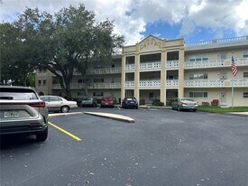 2285 Israeli Dr in Clearwater, FL - Building Photo