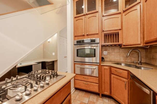 130 W 132nd St, Unit Triplex