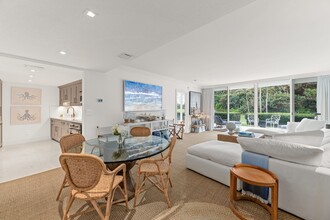 2774 S Ocean Blvd in Palm Beach, FL - Foto de edificio - Building Photo