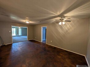 5966 Clayton Dr in Baton Rouge, LA - Foto de edificio - Building Photo