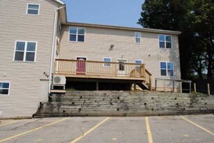 525 Sprague Ave in Kalamazoo, MI - Building Photo