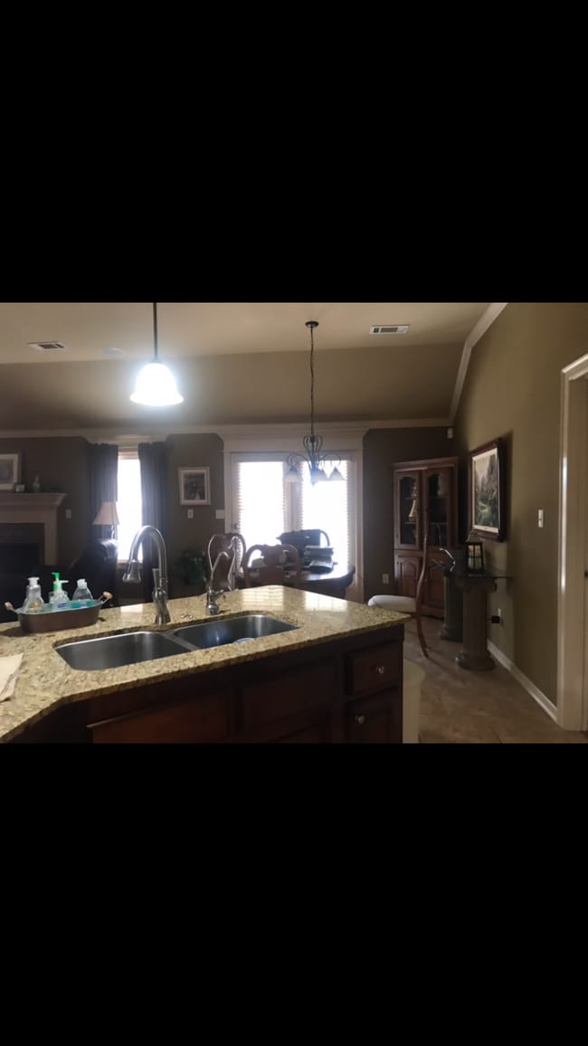 2555 N Trafalger Dr in Fayetteville, AR - Foto de edificio - Building Photo