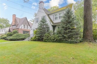 7 Carthage Ln in Scarsdale, NY - Building Photo - Building Photo