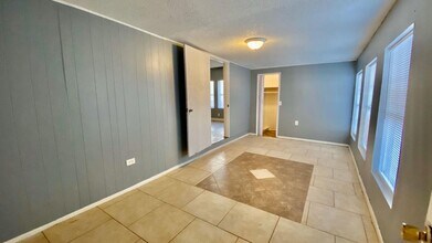 2106 32nd St in Lubbock, TX - Building Photo - Building Photo