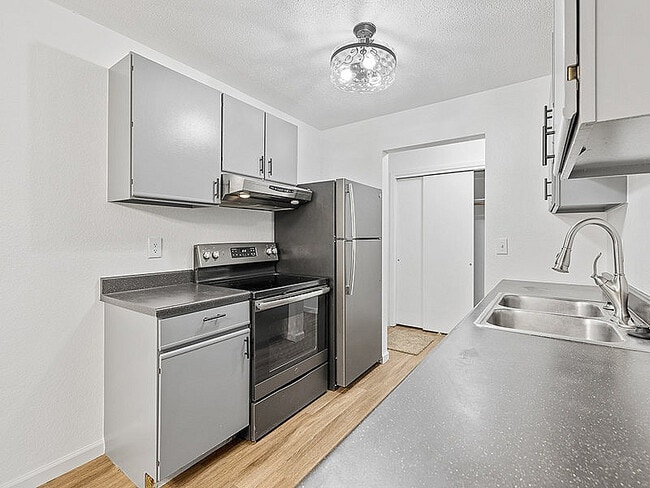 Sheridan Lake Apartments