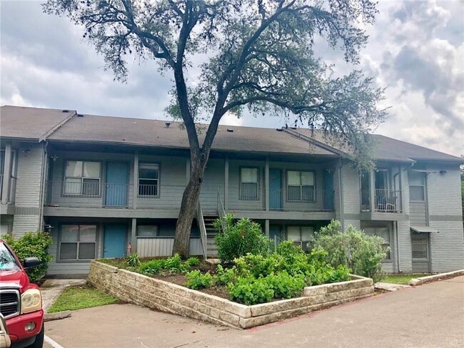 property at 3204 Menchaca Rd